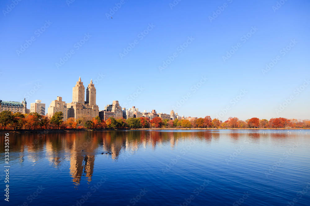 Central Park, New York, Jacqueline Kennedy Onassis Reservoir with The El Dorado