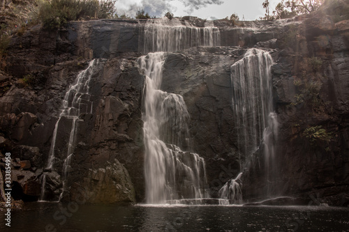 breiter Wasserfall in Australien