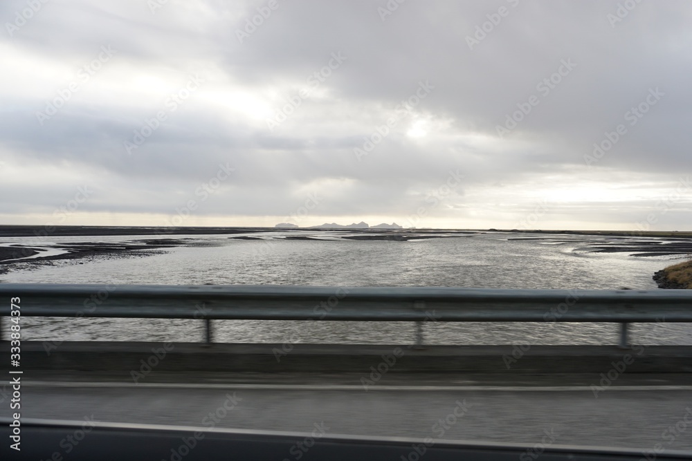 Die vulkaninselgruppe Vestmannaeyjar vor der Küste Islands