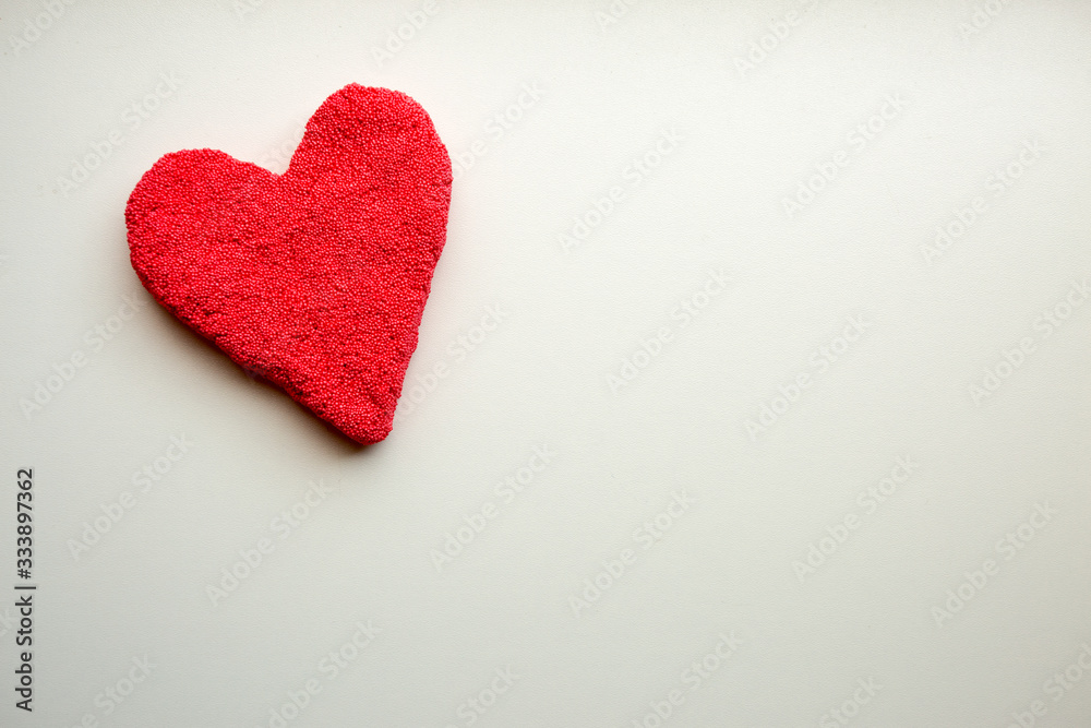 Obraz premium red heart on wooden background