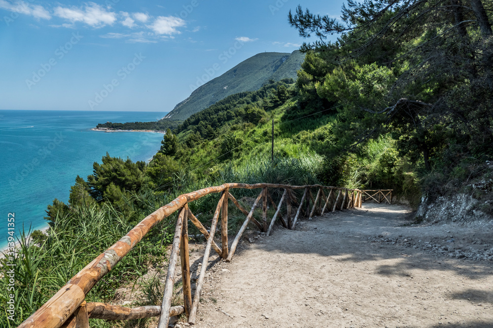 Obraz premium the steep path that leads to Mezzavalle beach in Ancona