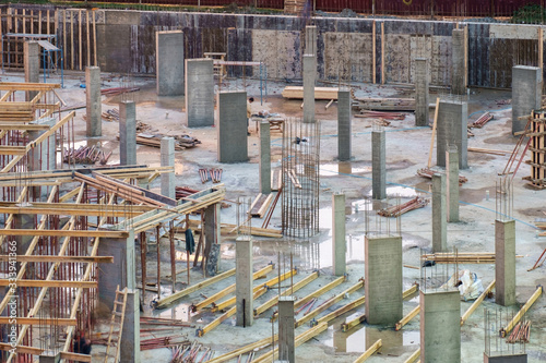 Foto Empty illuminated construction site
