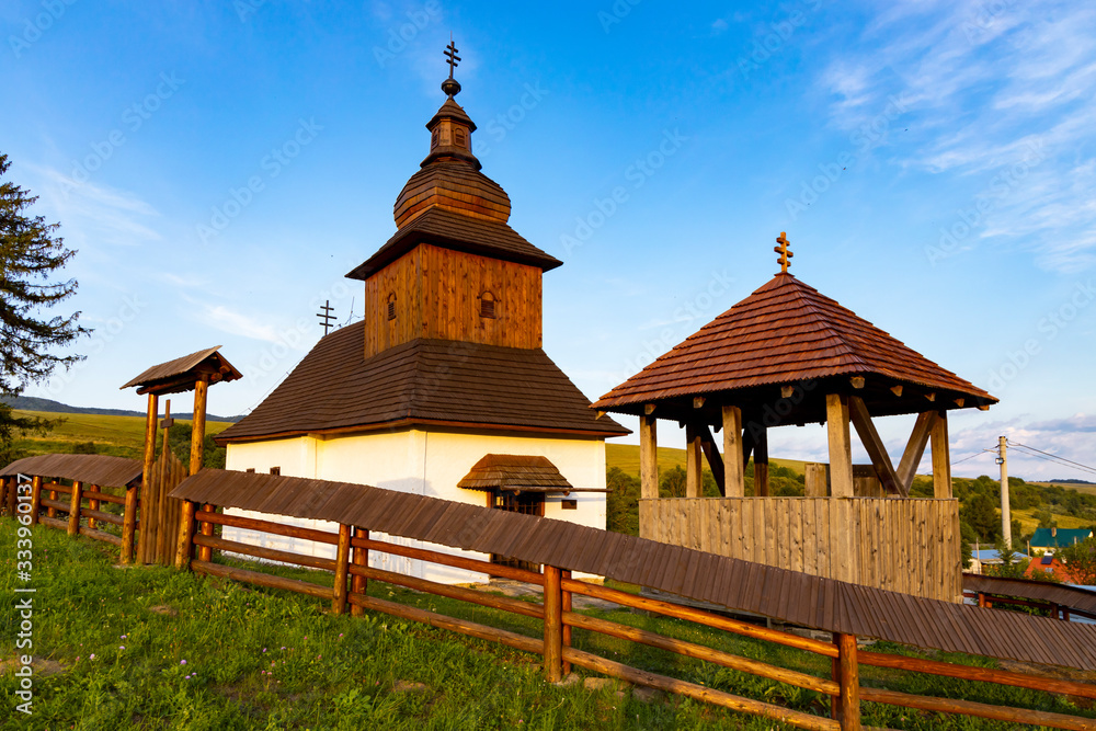Obraz premium Wooden church in Kalna Raztoka, Slovakia