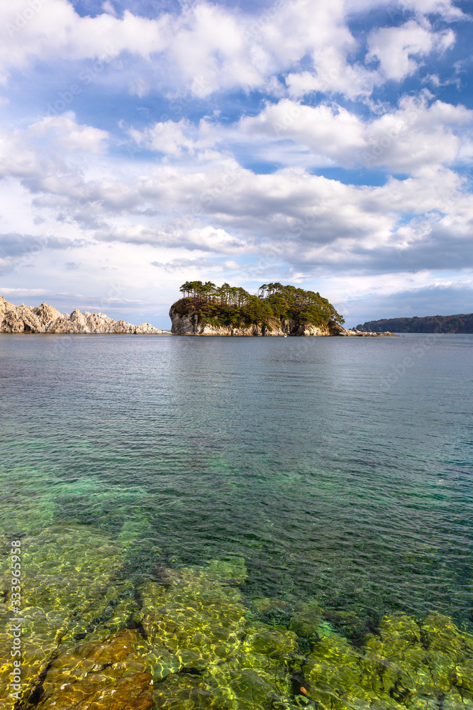 Naklejka premium 日本の岩手県・三陸の国立公園、浄土ヶ浜