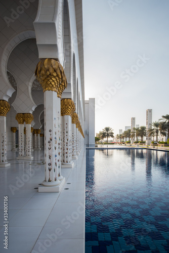sheikh zayed grand mosque Abu Dhabi