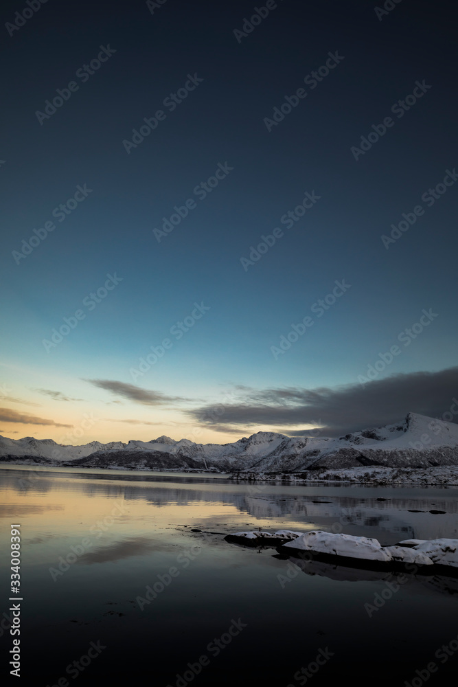 Fototapeta premium Lofoten – Winter im Hohen Norden