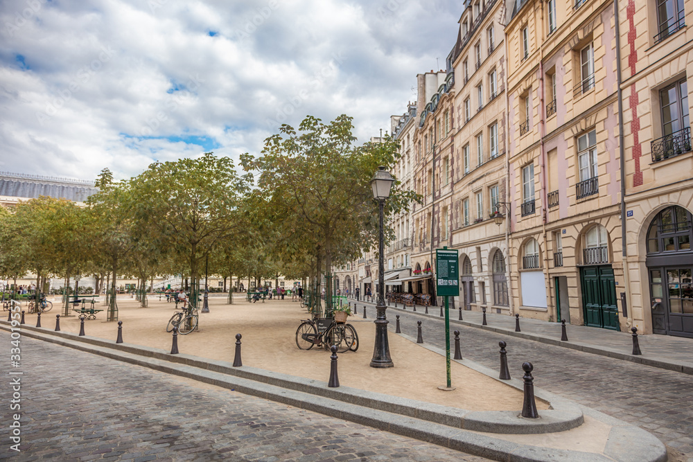 Dauphine square in Paris