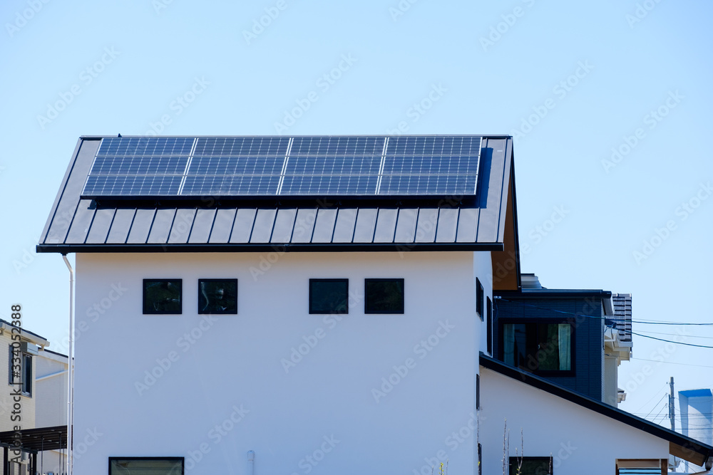 ソーラーパネルのある家　太陽光発電