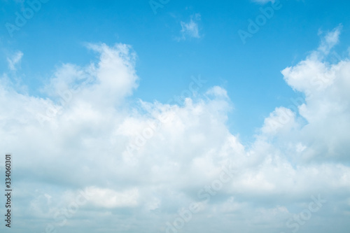 Fototapeta Naklejka Na Ścianę i Meble -  Cloudy blue sky background