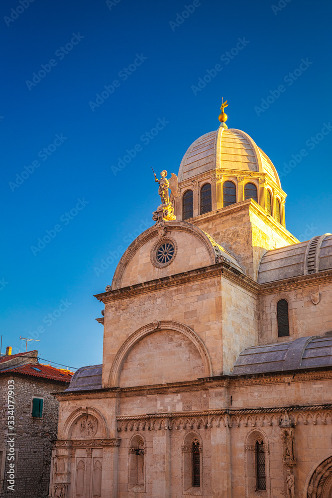 Obraz premium The Cathedral of St. James at sunset, a triple-nave basilica in Sibenik, Croatia, Europe.