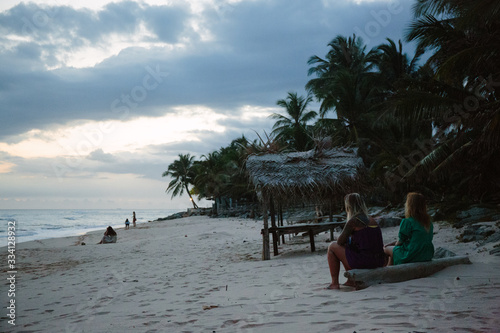 Fototapeta Naklejka Na Ścianę i Meble -  
Sunset on the ocean in the vicinity of Habaraduva in Sri Lanka