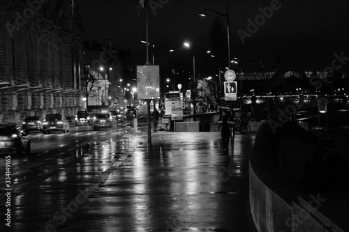 pluie à paris NB