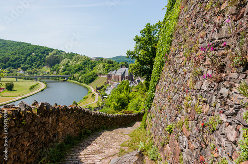 Saarburg, Saar, Fluss, Flussschifffahrt, Stadt, Altstadt, Burg, Burgmauer, Laurentiuskirche, Leukmündung, Leuckbach, Weinstadt, Weinberge, Schifffahrt, Rheinland-Pfalz, Deutschland photo