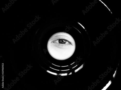 eye futurist calm lens modern optique black and white