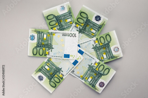 Bonus di 600 Euro per partite iva imprese in Italia photo