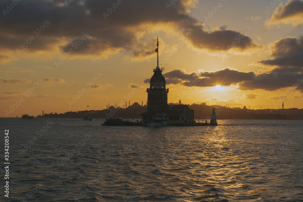 Fototapeta premium Istanbul city view in the evening
