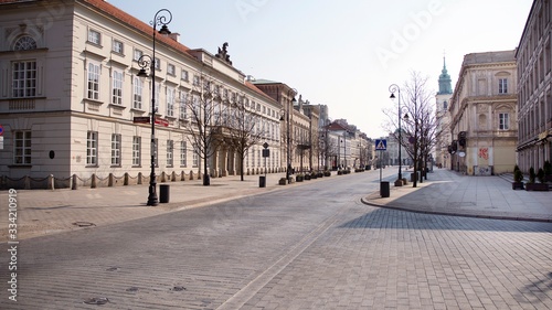 Fototapeta Naklejka Na Ścianę i Meble -  The streets and main places of remain deserted due to the coronavirus health emergency. The city empties itself of tourists and people. Stop coronavirus.