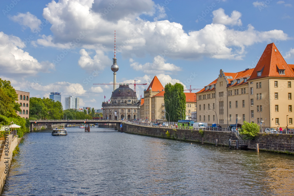 Fototapeta premium View of the Berlin from the river