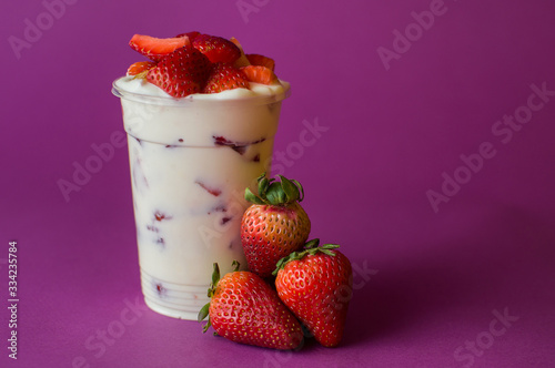 fresas con crema de leche
