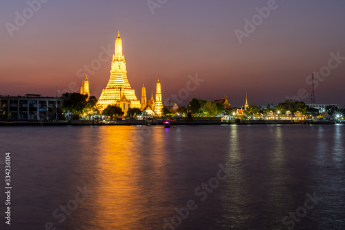 Wat Arun Ratchawararam, a Buddhist temple in Bangkok, Thailand © kaipungyai