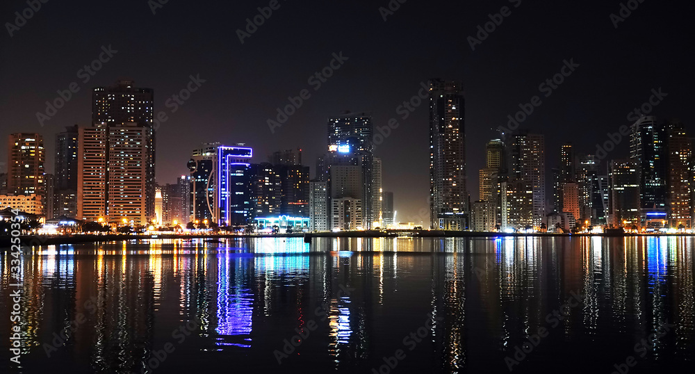 Fototapeta premium Nocne miasto kreskówki