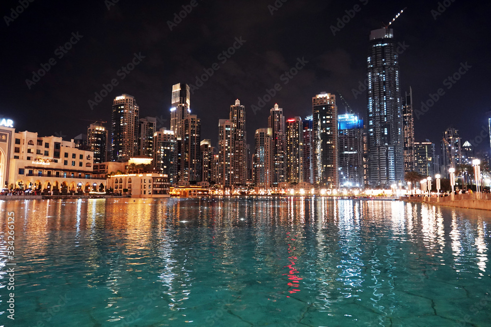 Fototapeta premium Dubai city at night