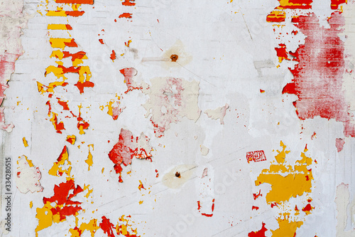 壁紙を剥がした後の壁