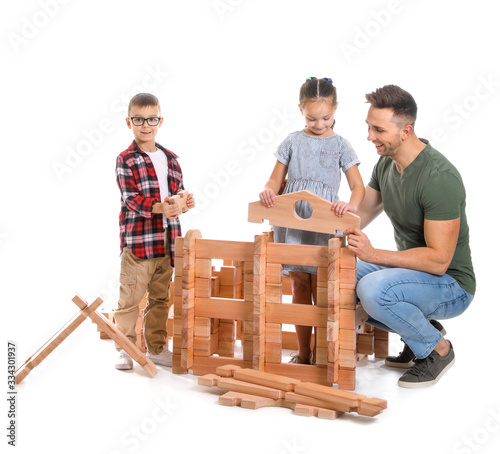 Father and little children ...