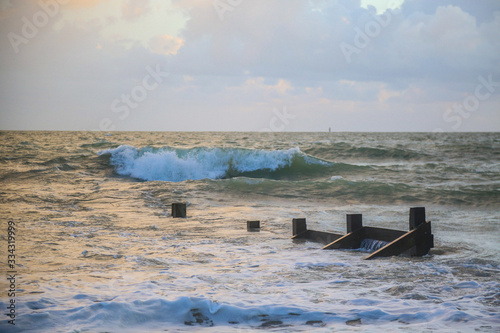 barrière immergée, vagues, atlantique