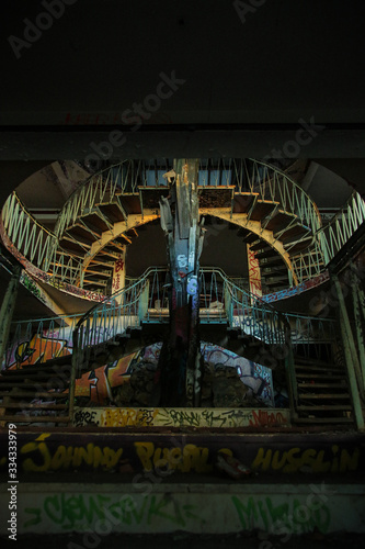 escalier circulaire double, urbex