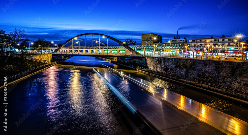 Noltemeyerbrücke Hannover bei Nacht