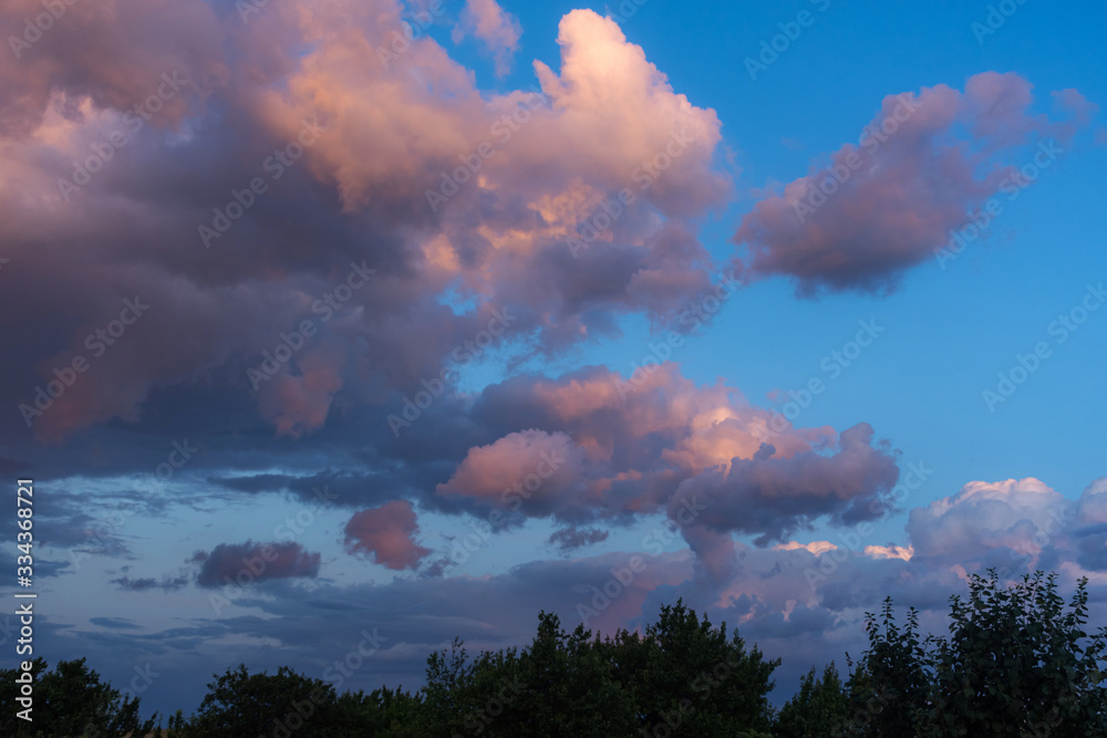 Weather Wallpaper Sea. Pink clouds at sunset. Weather Wallpaper Sea. Pink clouds at sunset.