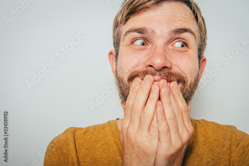 Tableau sur toile man laughs and covers her mouth