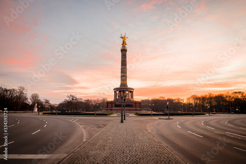 Photography Berlin Center Siegessäule, Statue in golden Morning light
