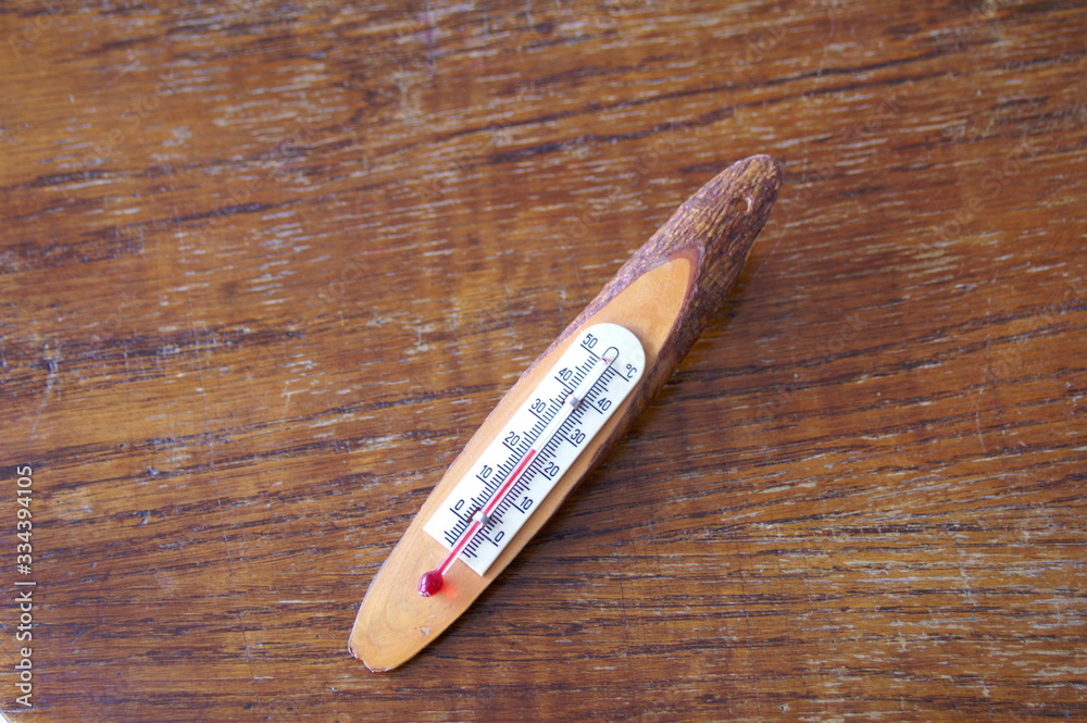 drewniany termometr - obrazy, fototapety, plakaty 