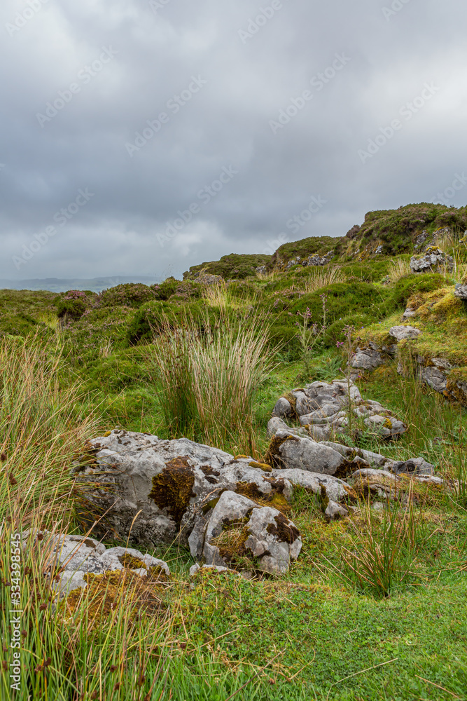 Aussicht auf die Landschaft um die Grabstätten von Carrowkeel  - County Sligo, Irland