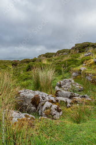 Aussicht auf die Landschaft um die Grabstätten von Carrowkeel - County Sligo, Irland
