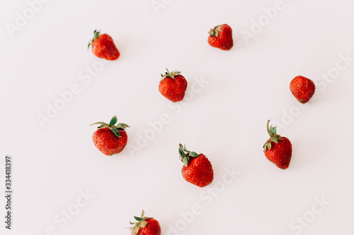 Fototapeta Naklejka Na Ścianę i Meble -  Strawberries isolated on white background. Flat lay, top view.