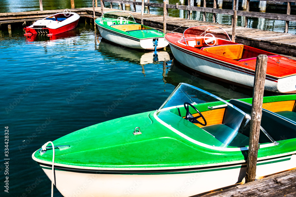 Obraz premium old boat at a lake