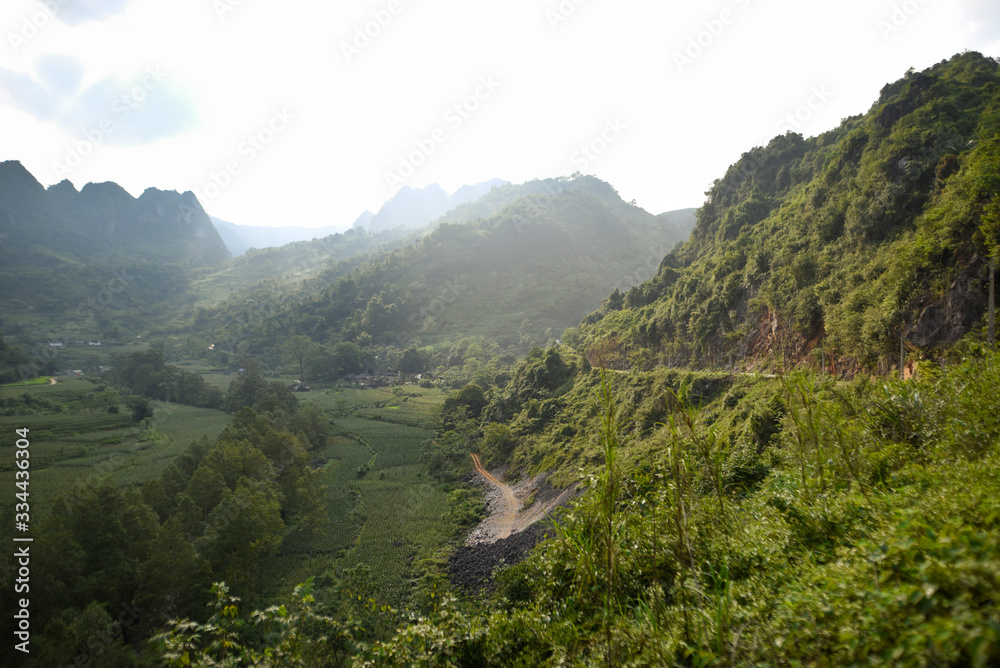 Les montagnes du nord Vietnam