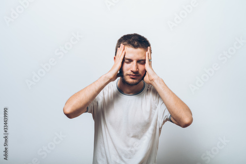 headache in men © aeroking
