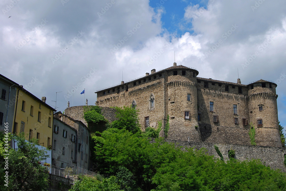 Il castello di Compiano nell'omonimo borgo in provincia di Parma