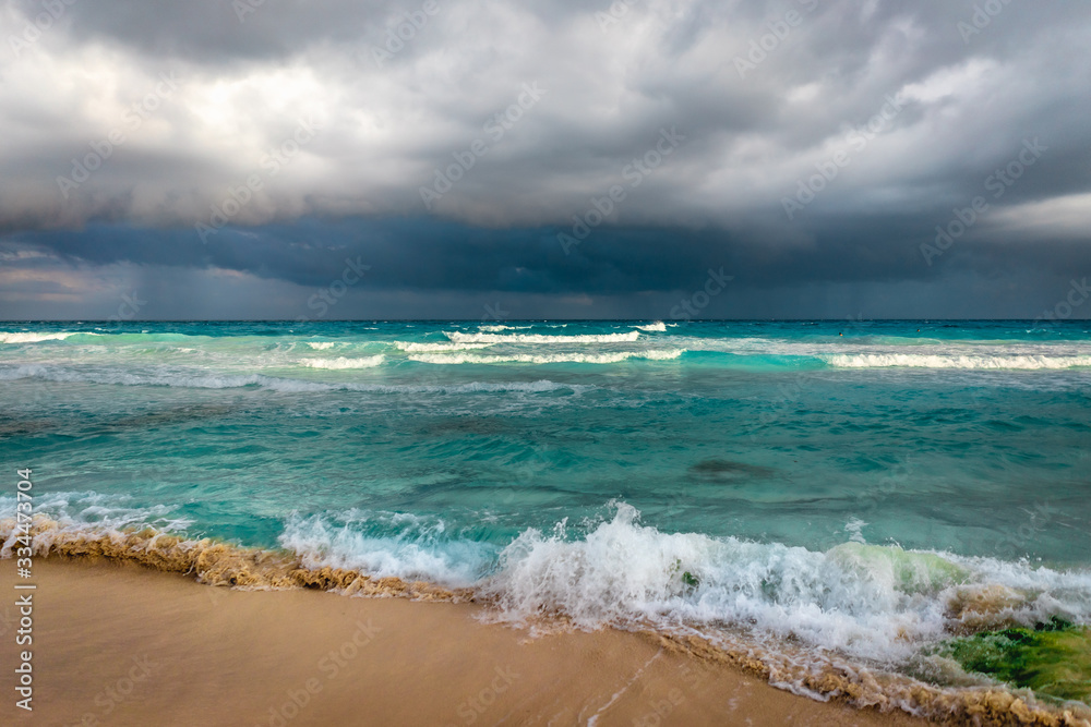 Crashing waves in Cancun