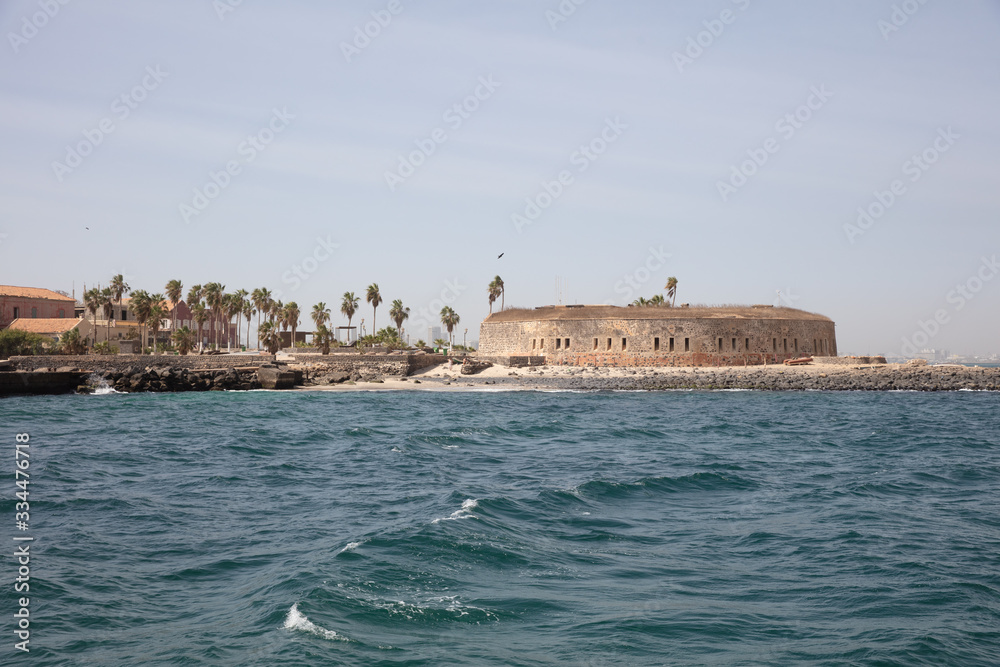 Fototapeta premium Ankunft per Boot auf der Isle de la Gorée, Dakar