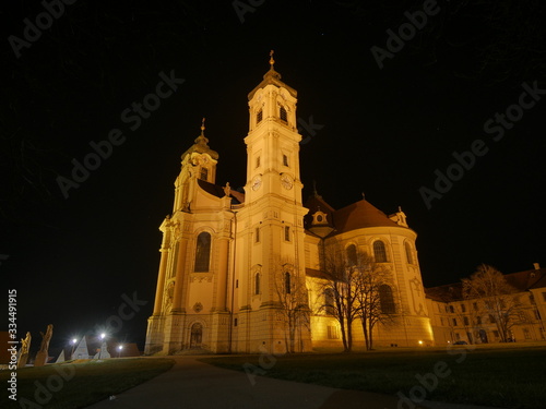 Ottobeuren, Deutschland: Die Klosterkirche bei Nacht photo