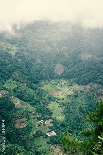 The park and highland farmland are highland areas that make up the livelihoods and livelihoods of mountain communities in the northern part of Chiang Mai.