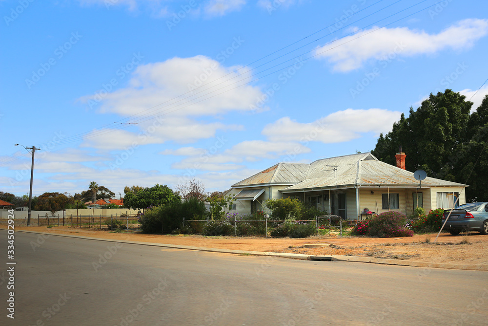 Detached residential houses at the Great Eastern Highway in Western Australia