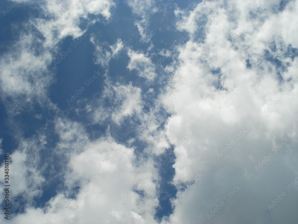 空 空