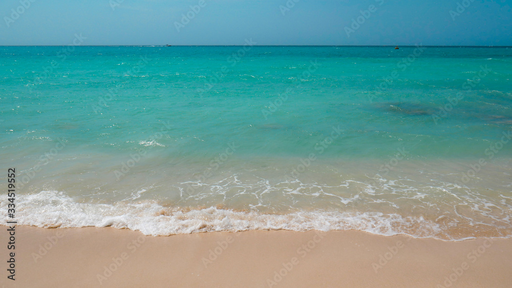 Fototapeta premium Beautiful view of Caribbean Sea, Baru Island. Turquoise waters with no people. Paradise tropical beach in Cartagena, Colombia