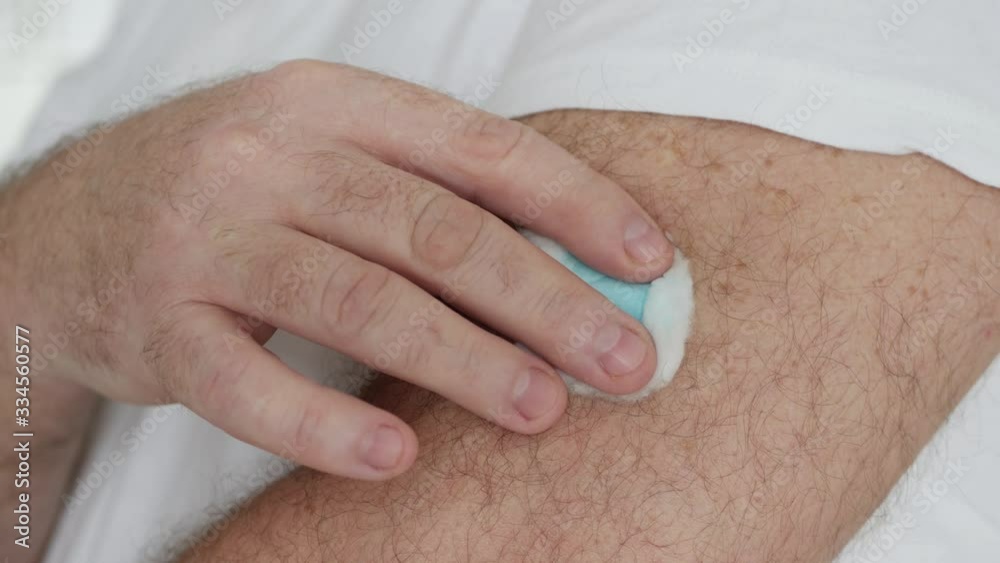 Patient Making in His Arm a Vaccine Against Flu, Grippe or Cold, Treatment for the Pandemic with Coronavirus Patient Making in His Arm a Vaccine Against Flu, Grippe or Cold, Treatment for the Pandemic with Coronavirus